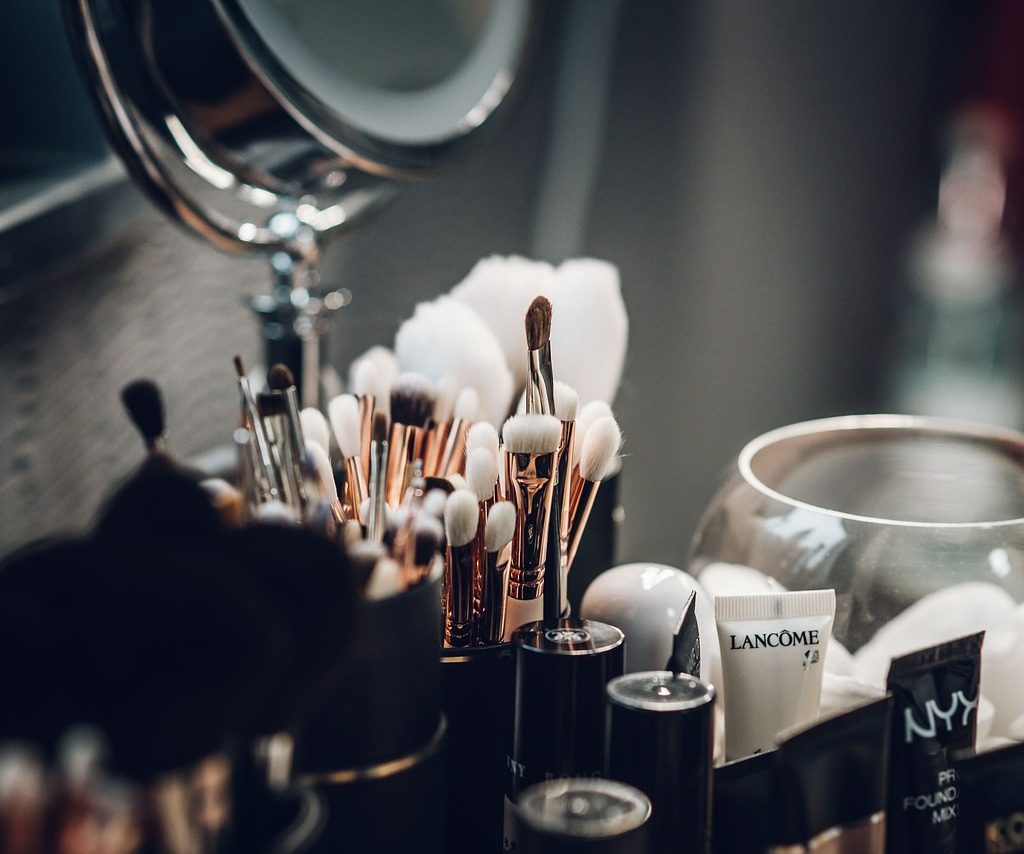 makeup, cosmetics, glass, lipstick, eye painting, accessories, style, elegant, eyelids, crayon, brush, powder, beauty, studio, makeup, makeup, makeup, makeup, makeup, cosmetics, cosmetics